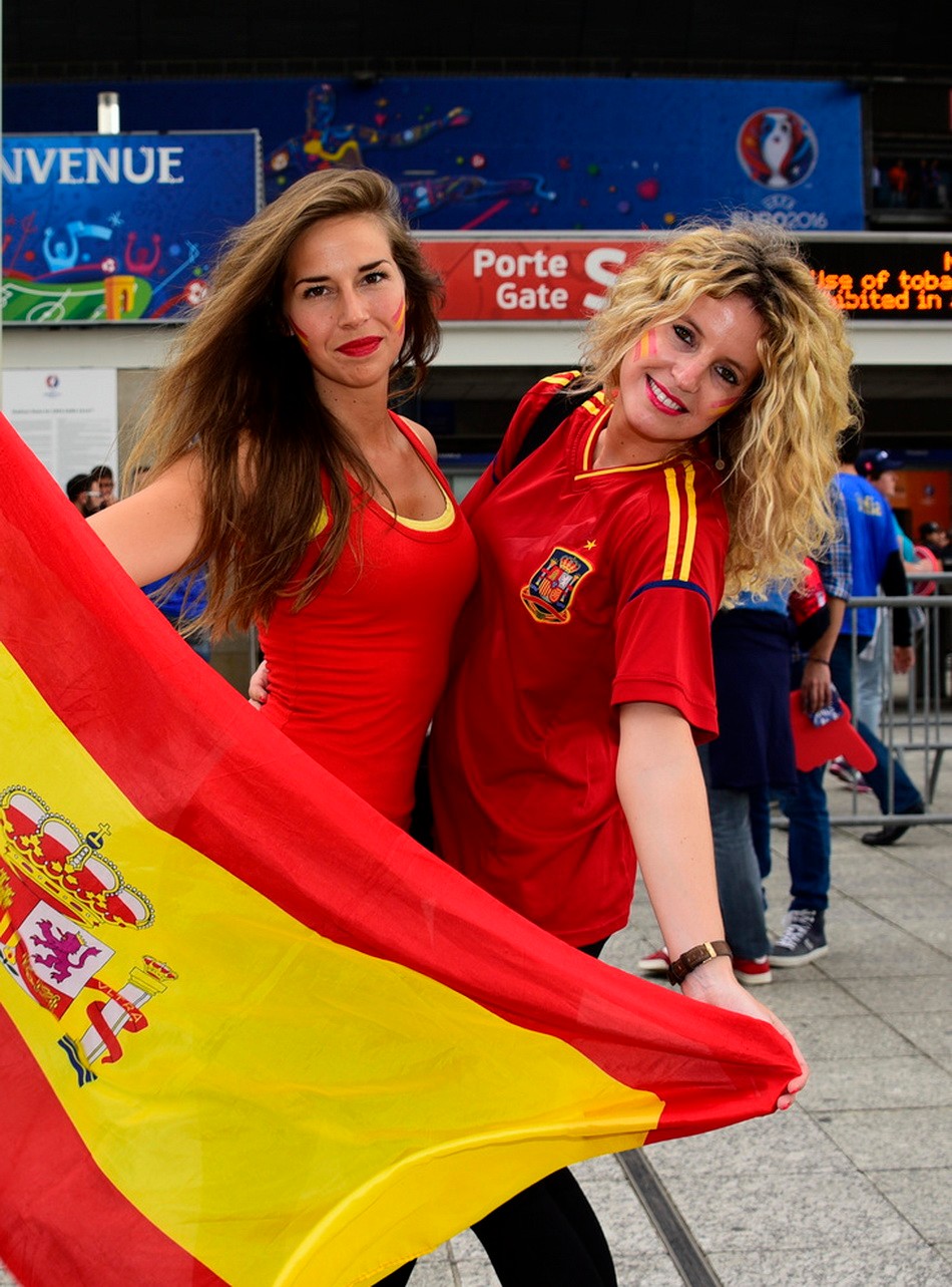 Rookie迎来十二赛季高光表现，西班牙队球迷沸腾！